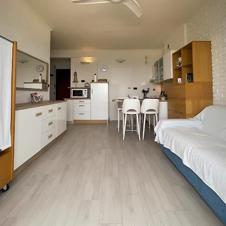Апартаменты Sea View 4 Pers Wifi Ac *